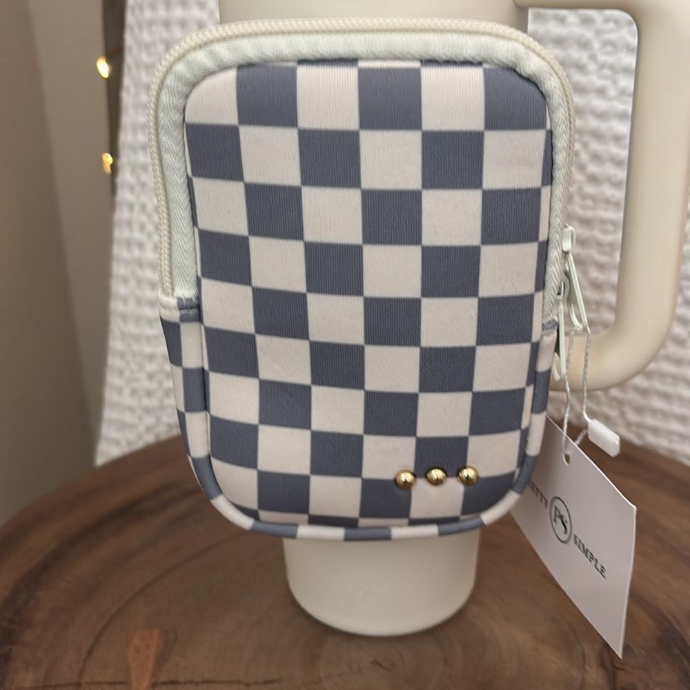 Pretty Simple OnThe Move Pouch - Picture 4 of 5